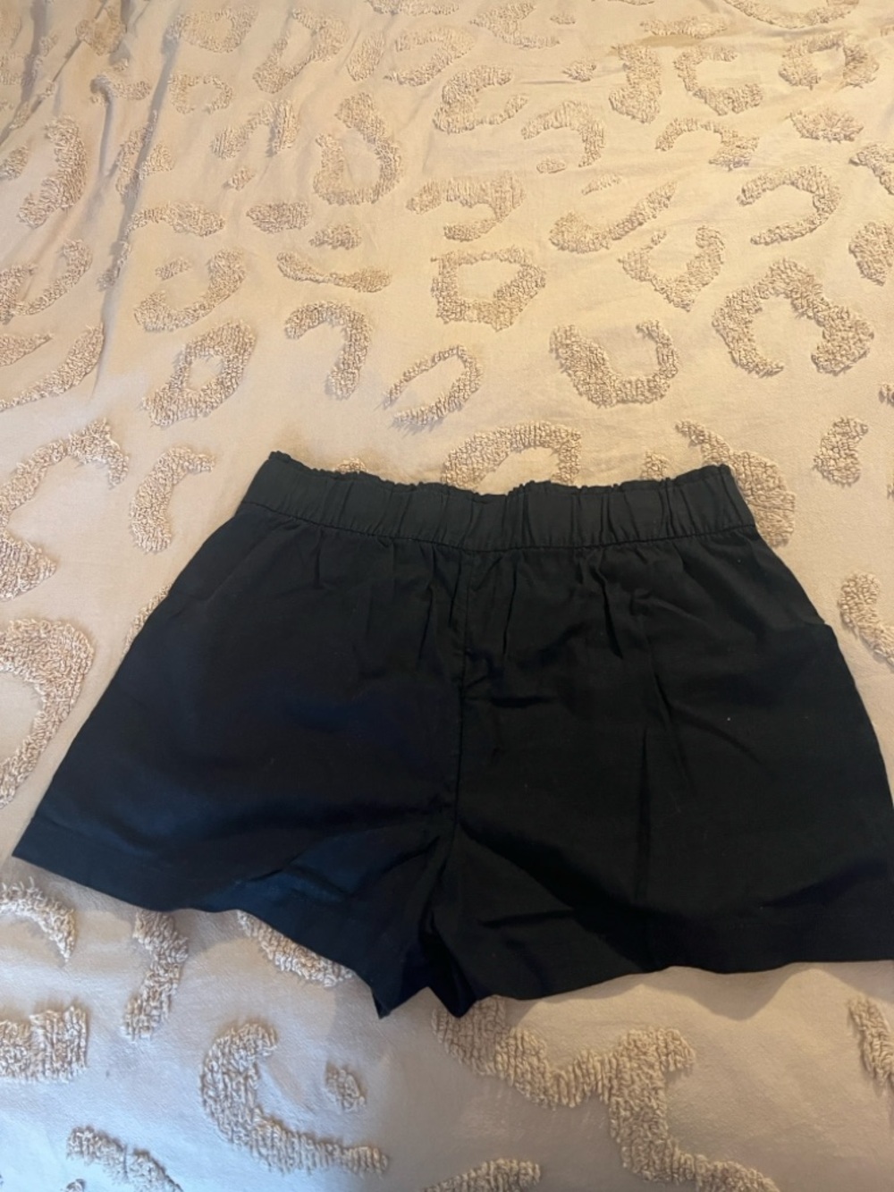 Kohl's Black Women's Elastic-Waist high waisted shorts